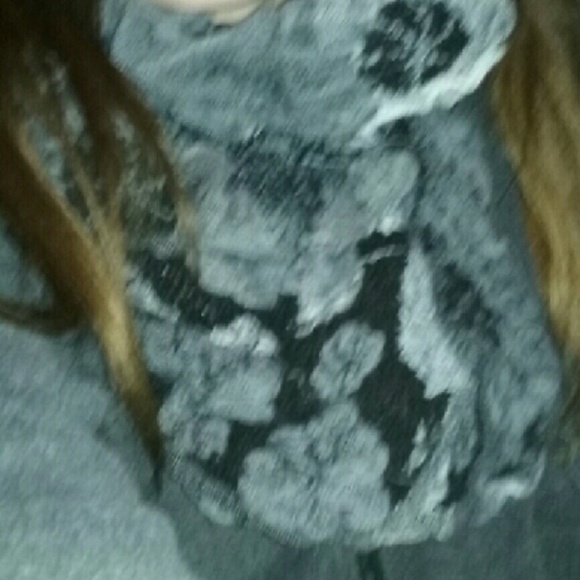 Scarf - Picture 2 of 2