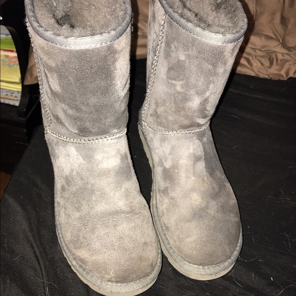 Gray uggs