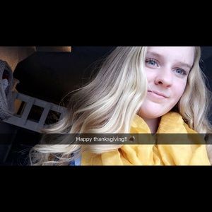 Meet your Posher, Kayla