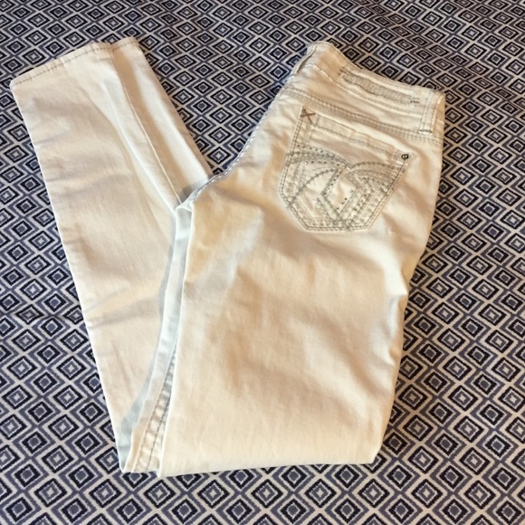 White skinny jeans