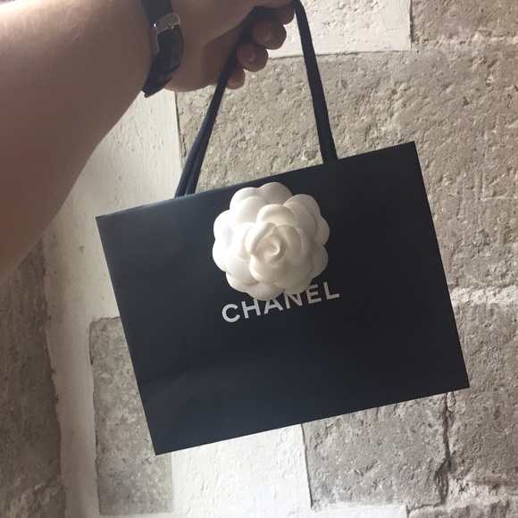 Chanel Chevron Card Case Black Lambskin Silver HW - Picture 3 of 3