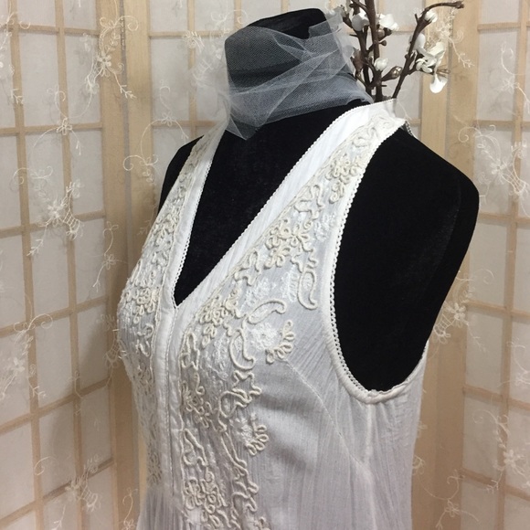 Dress - Picture 2 of 4