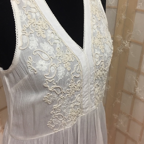 Dress - Picture 3 of 4