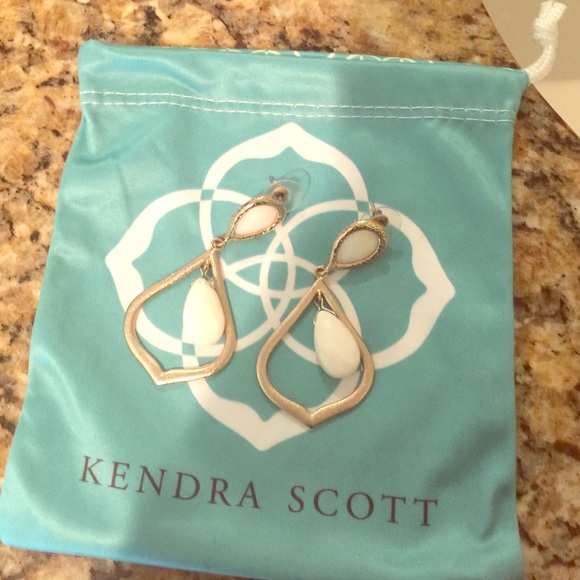 Kendra Scott dangles