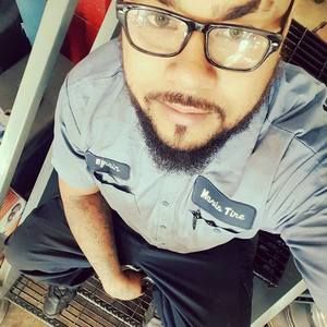 Meet your Posher, Efrain