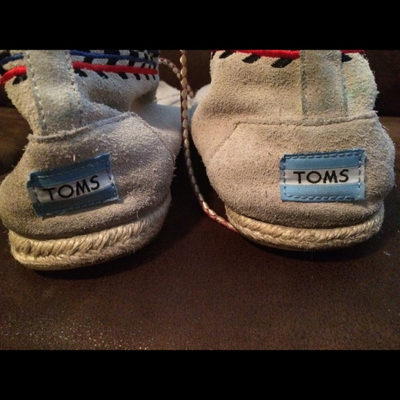 Toms Shoes