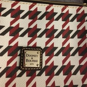Dooney & bourke clutch