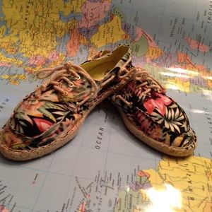 Arizona jeans canvas shoes floral size 6M
