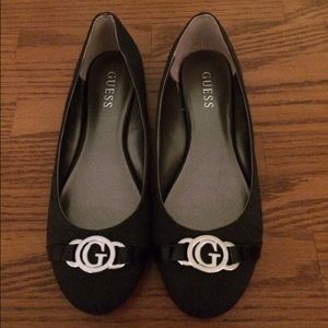 Guess flats