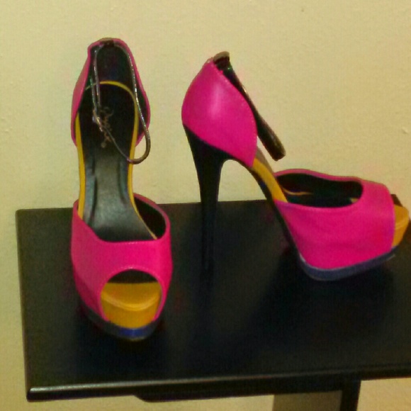 Women's shoes