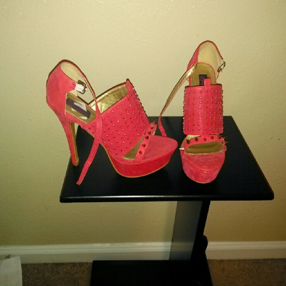 Women's shoes