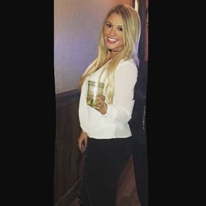 Meet your Posher, Danielle