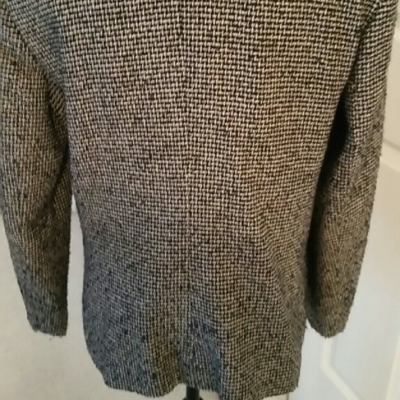 Jackets - Picture 4 of 4