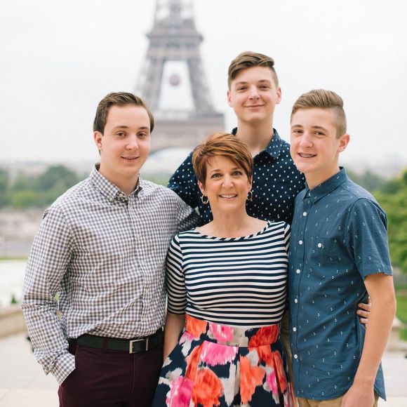 Meet your Posher, Claudine