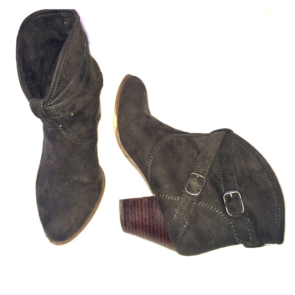 Suede grey ankle booties.