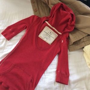 Abercrombie & Fitch v-neck hooded thermal