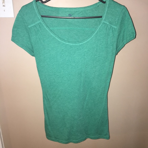 Gap t shirt