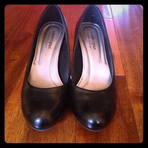 Classic Black Heels - Super Comfy!