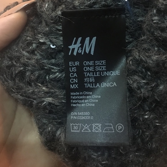 H&M charcoal hat/beanie with sequins - Picture 4 of 4