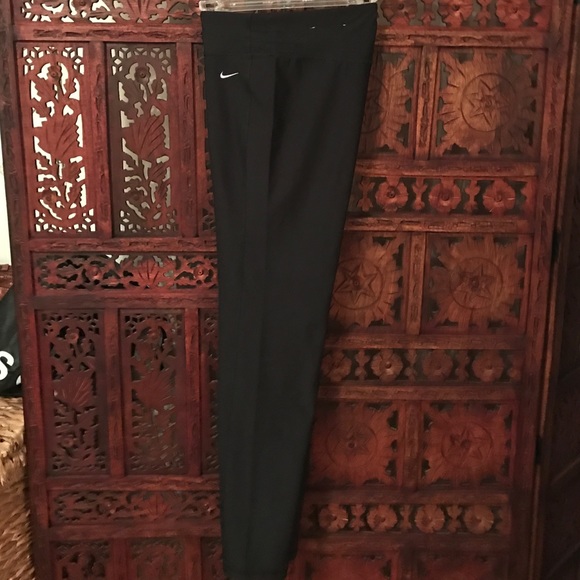 Basic Nike Dri-Fit Slim fit training pant