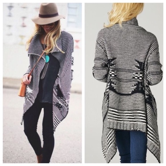 ❤Sale ❤Love Stitch sweater