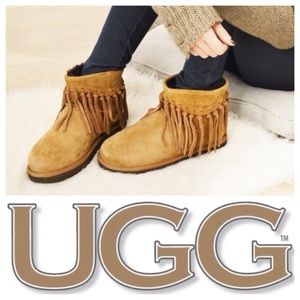 Size 8 - Ugg Wynona fringe booties