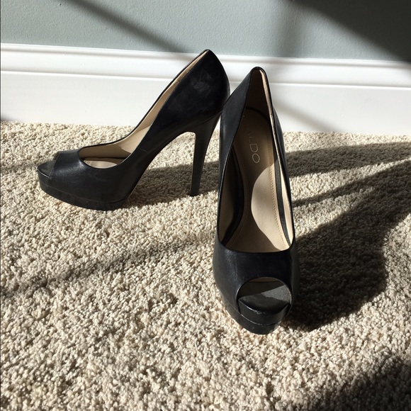 Black peep toe ALDO heals worn twice. Size 8
