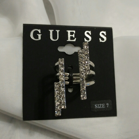 Beautiful GUESS ring