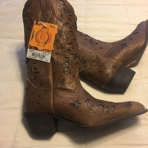 ⚡️FLASH SALE⚡️NIB Laredo Tan Crazyhorse w/Cutouts