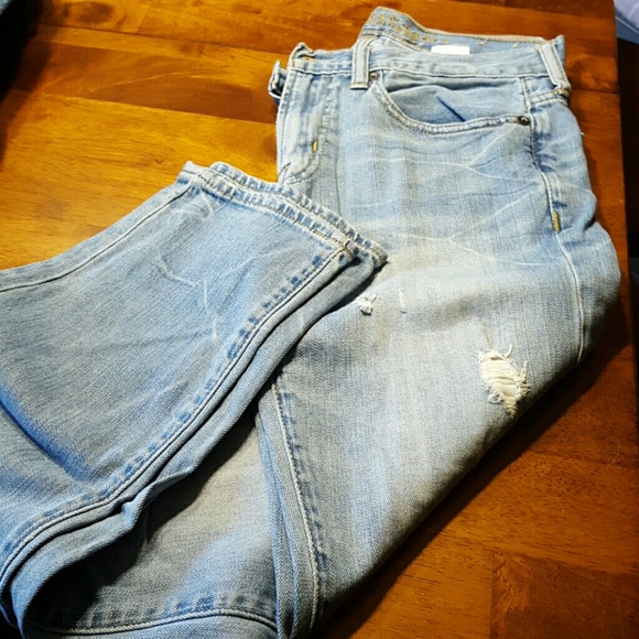 American Eagle distressed jeans