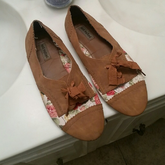 Flower Print Lace Up Flats