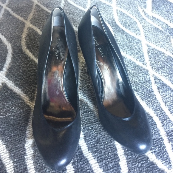 Never Worn Except To Try, Placed In Storage. - image 2