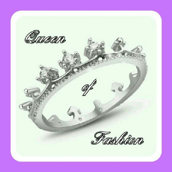 Jewelry - Embellished💍crown ring👑