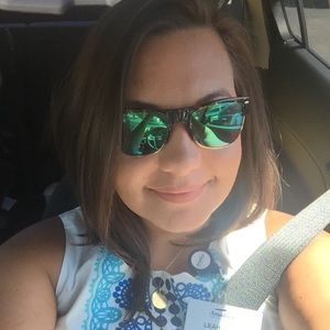 Meet your Posher, Leah