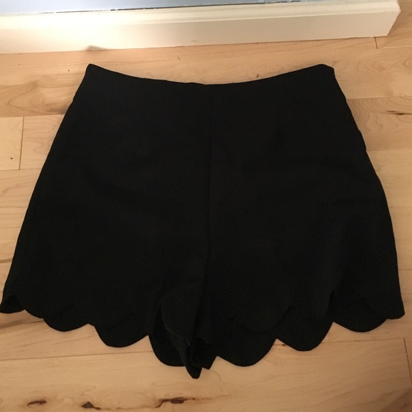 Scalloped black high waisted shorts
