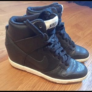 Nike sky high sneaker wedge