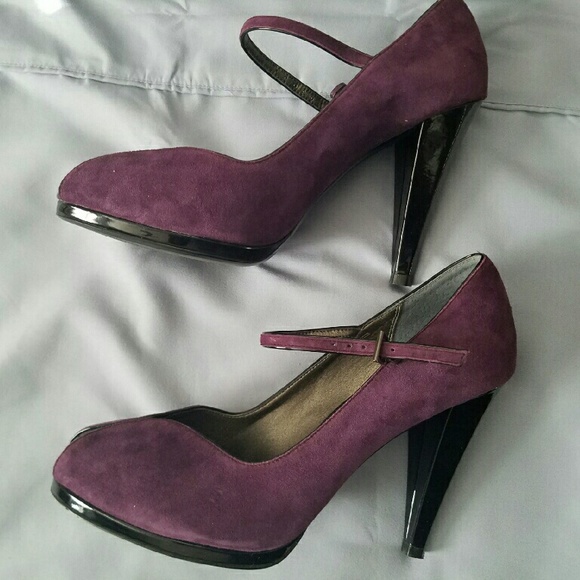 Heels - Picture 3 of 4