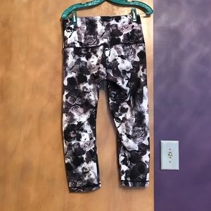 High Times Capri Pant size 10 Rose pattern