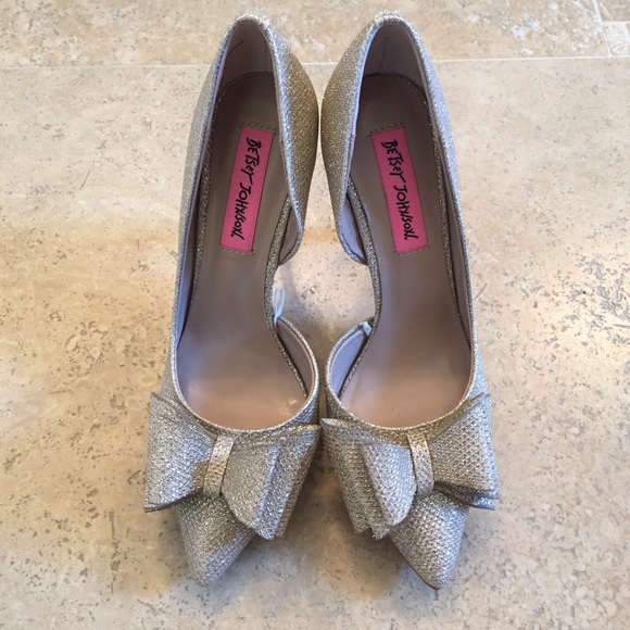 NEW Betsey Johnson sparkly glitter gold bow heels
