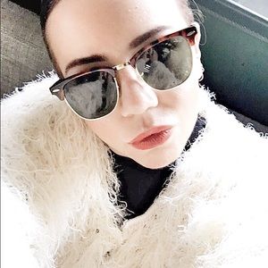 Meet your Posher, Neslihan