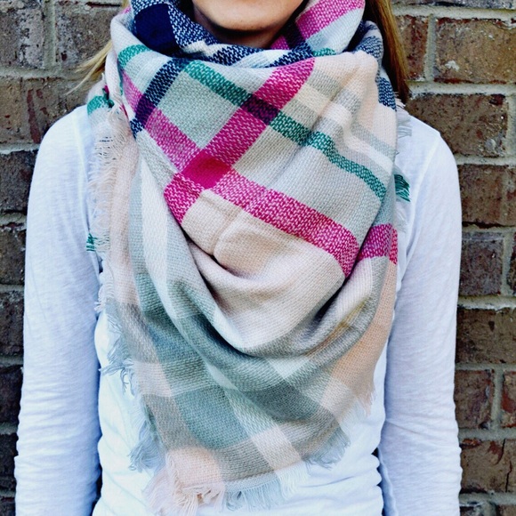 LAST ONE ๐ Light Pink Plaid Blanket Scarf - Picture 5 of 5