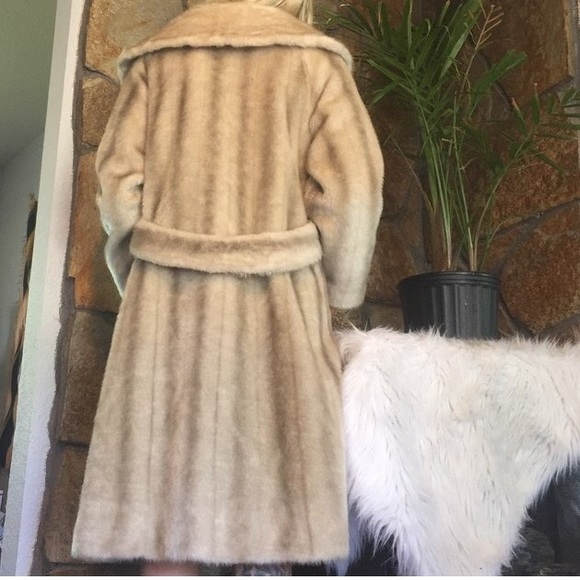 Faux fur vintage coat - Picture 2 of 3
