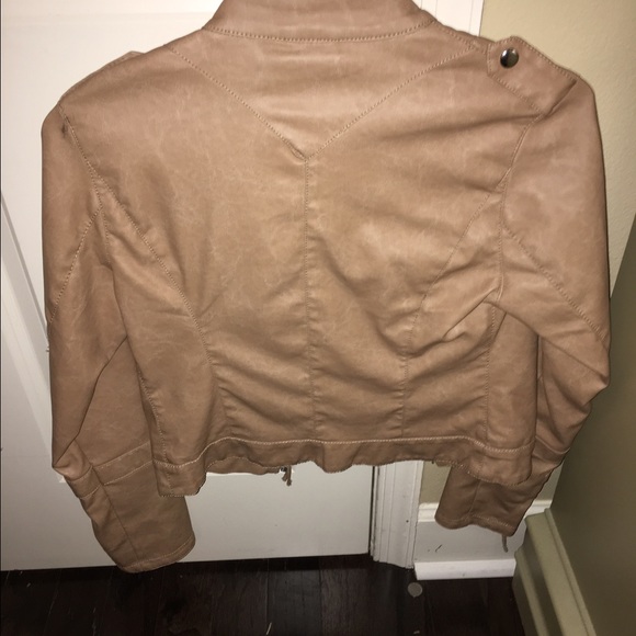 Leather jacket - Picture 3 of 3
