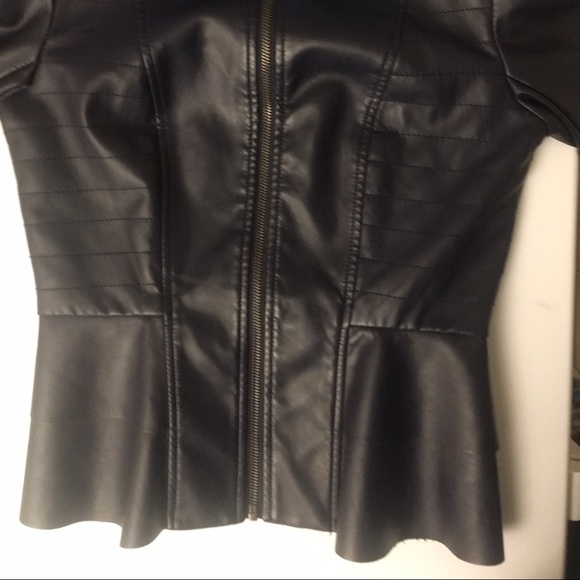 ❗OMG PRICE DROP❗Navy Blue Peplum jacket - Picture 5 of 6