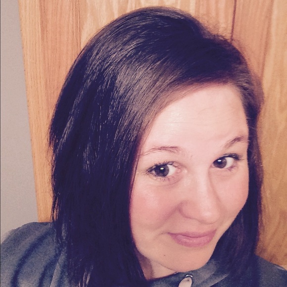 Meet your Posher, Leeanna - Picture 1 of 1