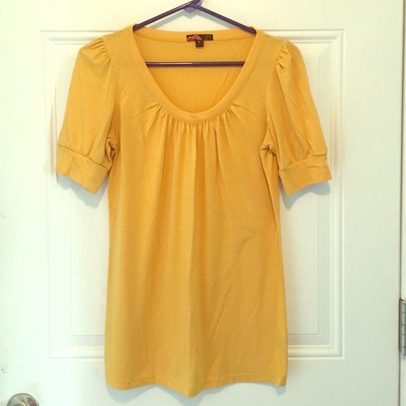 Mustard yellow comfy top