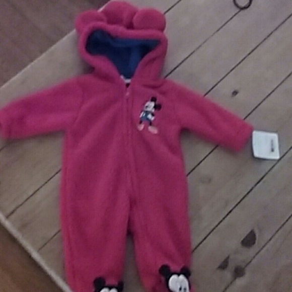 Red Mickey Mouse bunting nwt