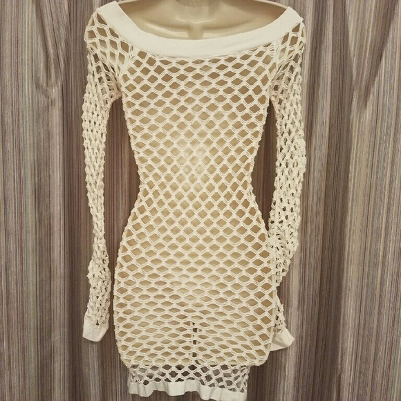 🦄STRETCH PEEP HOLE DRESS - Picture 4 of 4