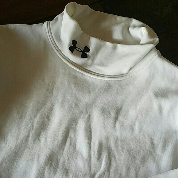 Under Armor white turtle neck COLD gear