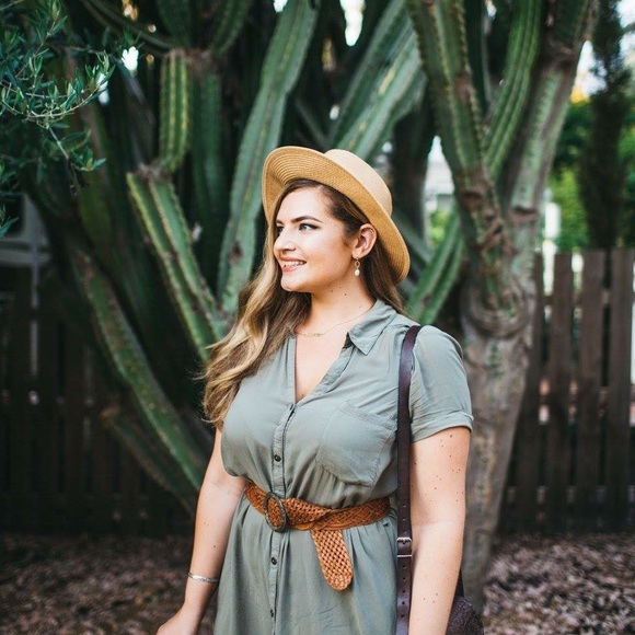 Meet your Posher, Erin - Picture 2 of 3